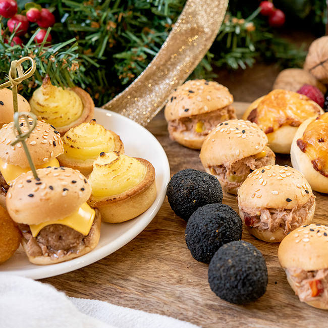 Mistletoe Menu (11 Items)